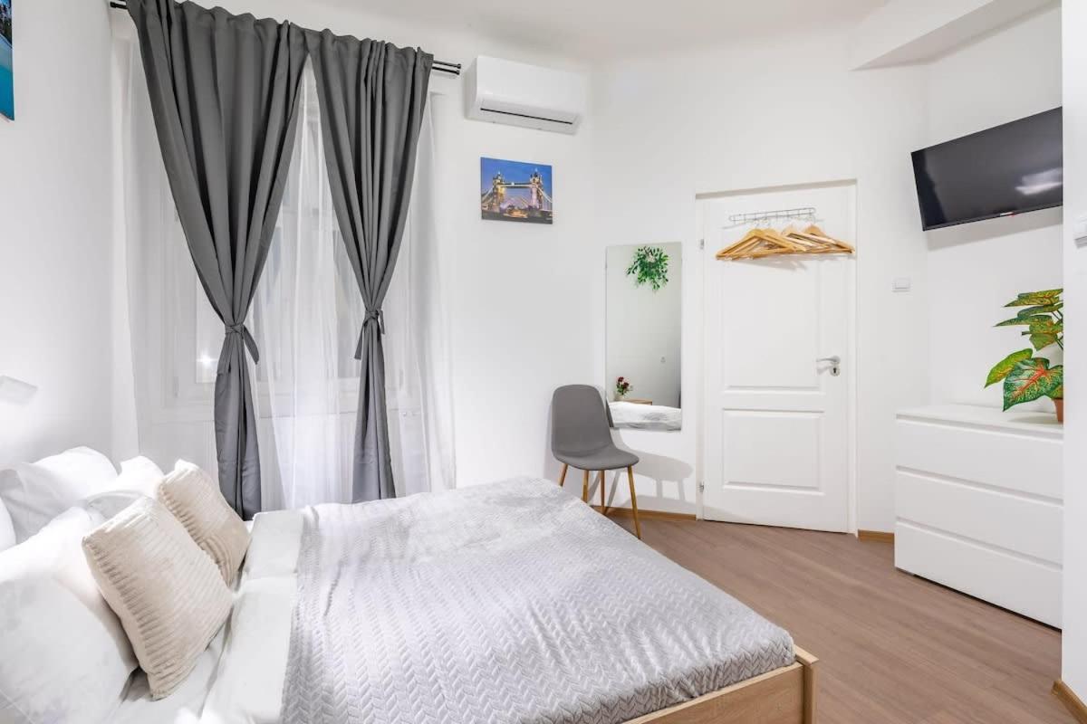 Simple Apartment